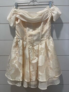 Selfie Leslie Lusting Off Shoulder Ivory Floral Brocade Mini Dress Size Small